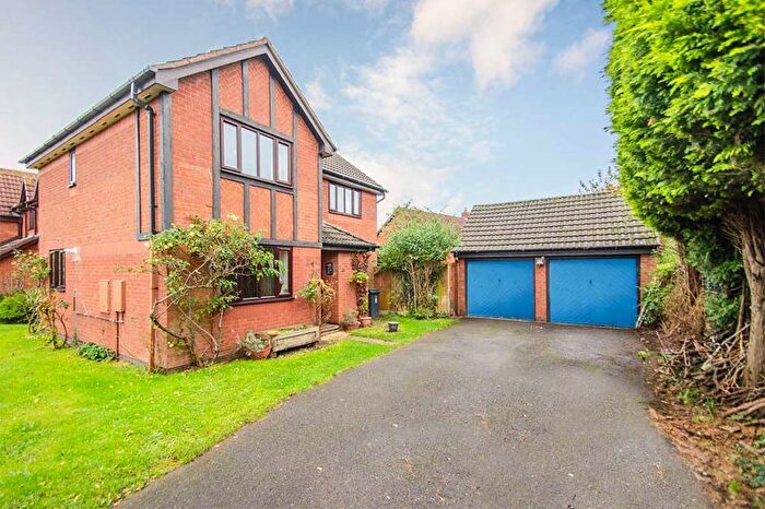 3 Bedroom Detached House For Sale In Statfold Lane, Fradley, Lichfield, WS13