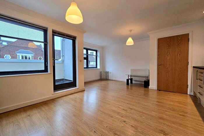 1 Bedroom Flat To Rent In College Road, London, NW10