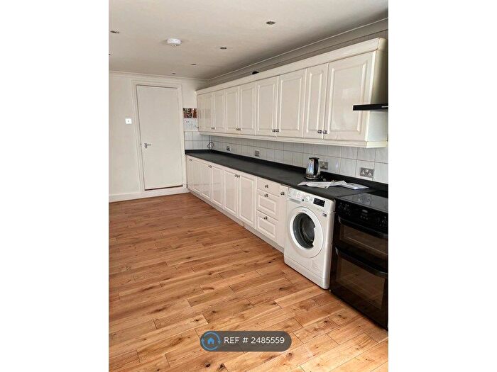 4 Bedroom Terraced House To Rent In Glebe Road, London, N3