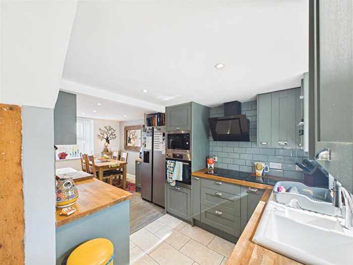 3 Bedroom Detached House For Sale In Hendre Road, Capel Hendre, Ammanford, SA18