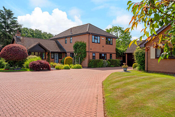 6 Bedroom Detached House For Sale In Riverford Croft, Coventry, CV4