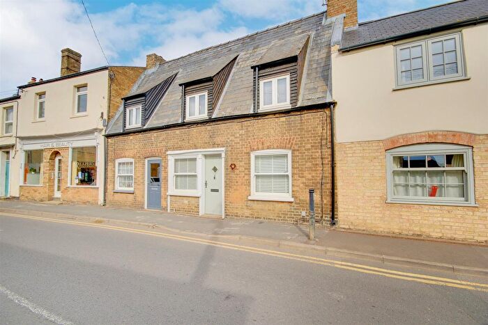 3 Bedroom Terraced House For Sale In High Street, Somersham, PE28