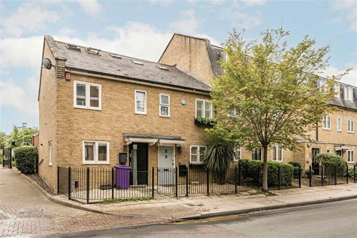 3 Bedroom Terraced House For Sale In Redmans Road, Whitechapel, E1