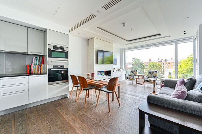 2 Bedroom Flat For Sale In Kensington High Street, Kensington, London, W14