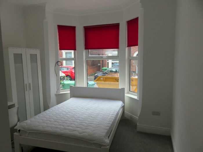 6 Bedroom Semi-Detached House To Rent In Willoughby Avenue, Nottingham, Nottinghamshire, NG7