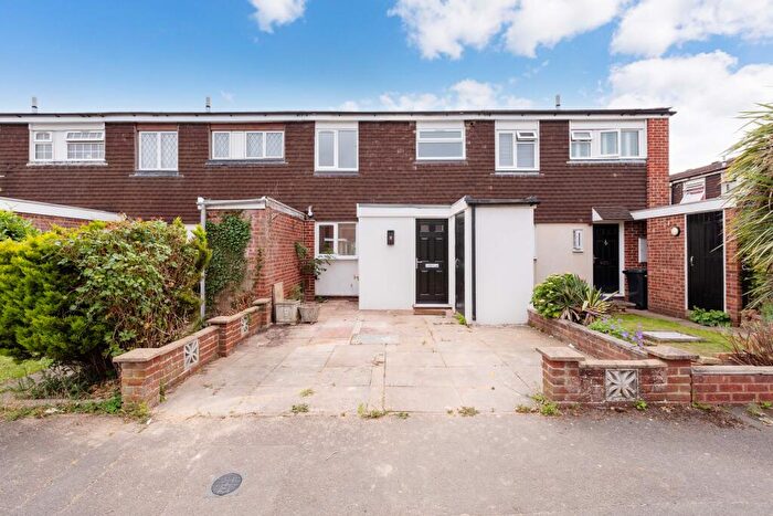 3 Bedroom Terraced House For Sale In Stour Close, Slough, SL1