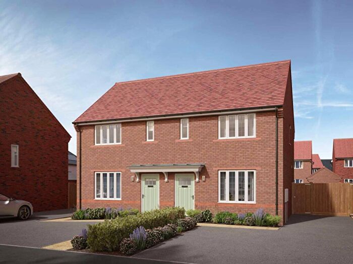 2 Bedroom Semi-Detached House For Sale In Ashingdon Road, Rochford, SS4