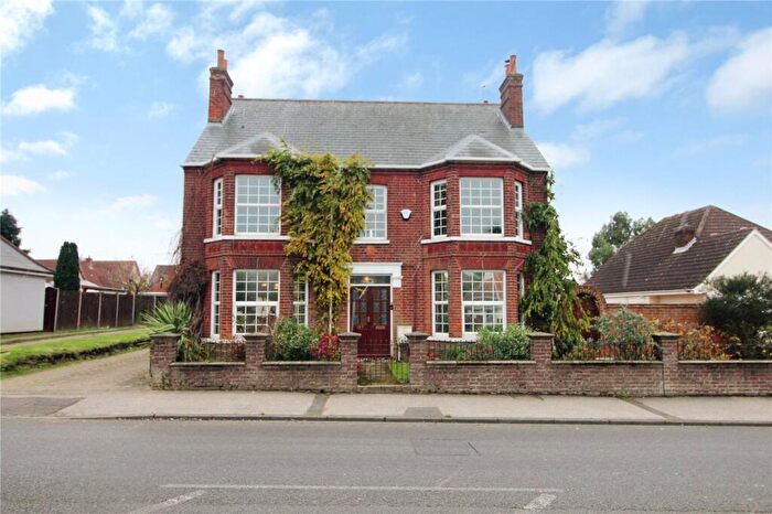 5 Bedroom Detached House To Rent In Normanston Drive, Oulton Broad, Lowestoft, Suffolk, NR32