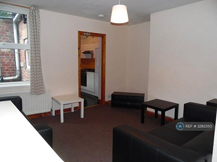 6 Bedroom Maisonette To Rent In Deuchar Street, Newcastle Upon Tyne, NE2