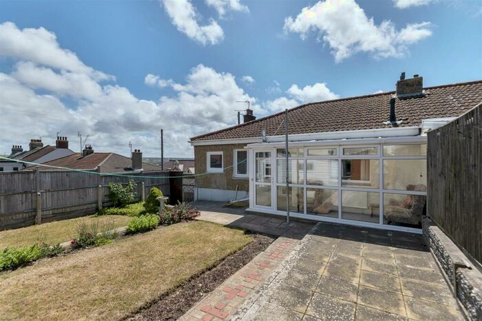 2 Bedroom Semi-Detached Bungalow To Rent In Bay Vue Road, Newhaven, BN9