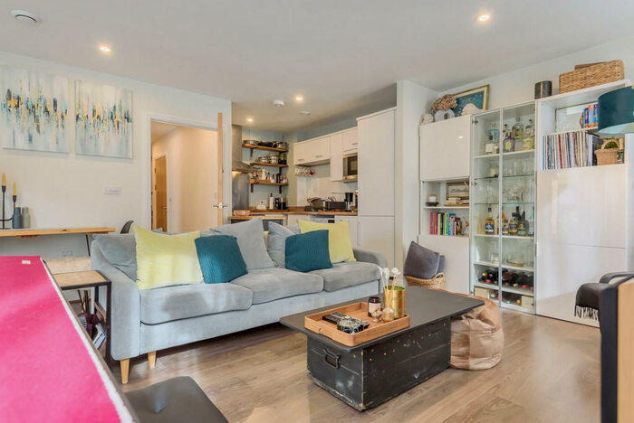 2 Bedroom Apartment To Rent In Freeman House, George Mathers Road, SE11