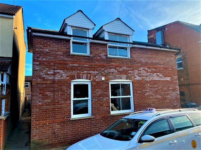 2 Bedroom Detached House To Rent In Laurel Road, St Albans, AL1