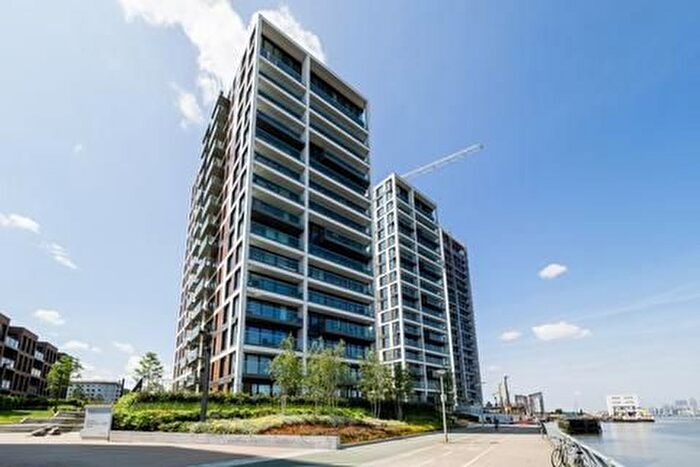 2 Bedroom Flat To Rent In Deveraux House, Duke Of Wellington Avenue, Woolwich Arsenal, SE18