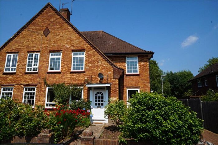 2 Bedroom Maisonette To Rent In Tolcarne Drive, Pinner, Middlesex, HA5