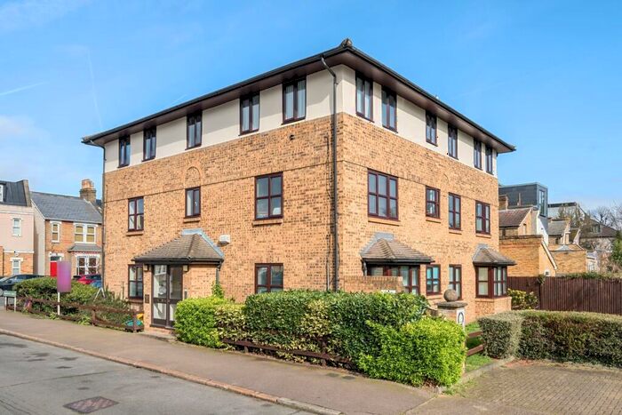 2 Bedroom Flat To Rent In Somerville Road London, SE20