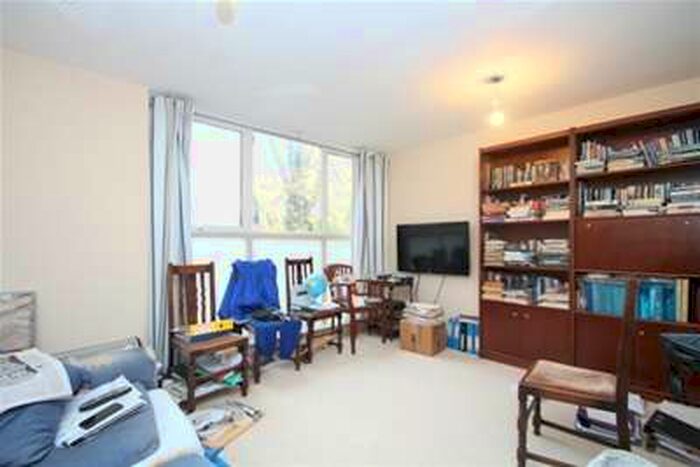 2 Bedroom Flat To Rent In Apollo Avenue, Bromley, BR1