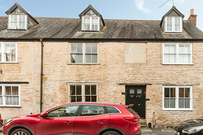 3 Bedroom Terraced House For Sale In Church Street, Calne, SN11