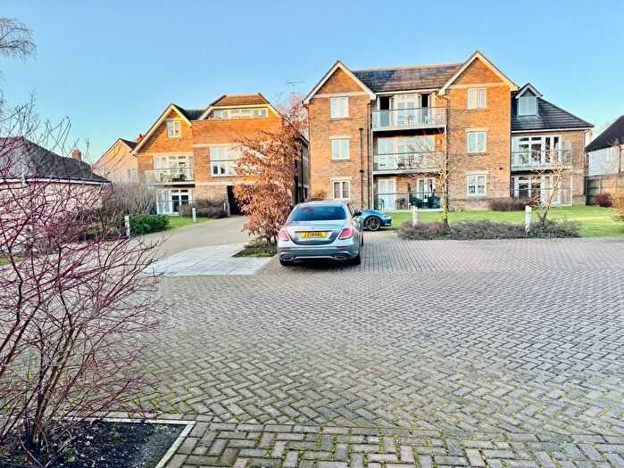 2 Bedroom Flat To Rent In Church Road, Addlestone, KT15