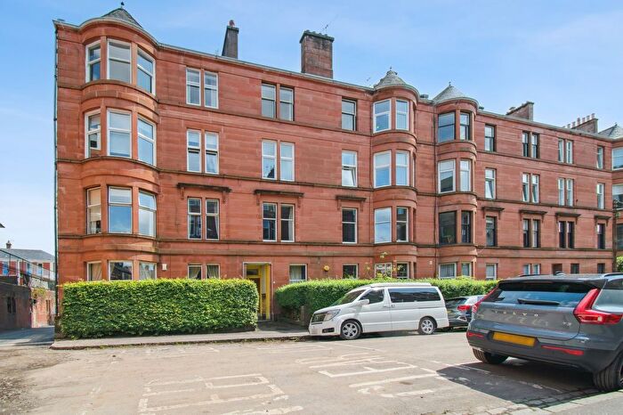 3 Bedroom Flat To Rent In Jedburgh Gardens, North Kelvinside, Glasgow, G20