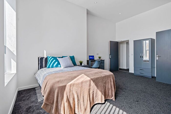 10 Bedroom Terraced House To Rent In Walter Road, Swansea, SA1