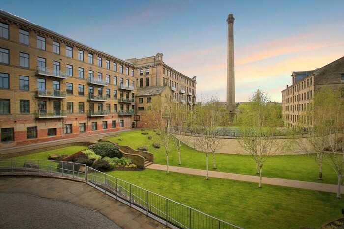 1 Bedroom Flat To Rent In Salts Mill Road, Shipley, Bradford, BD17