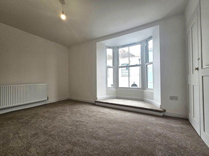 2 Bedroom Cottage To Rent In Water Street Deal, CT14