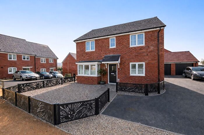 4 Bedroom Detached House For Sale In Marston Everett Close, Great Oldbury, GL10