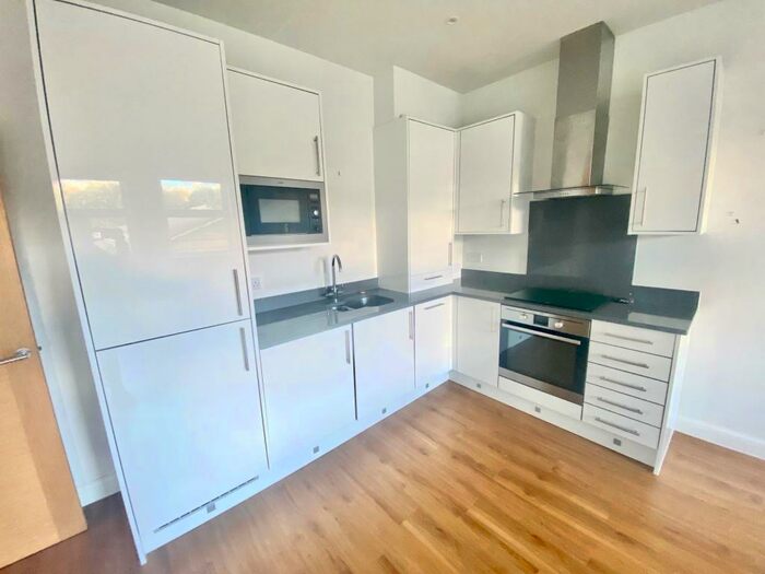 1 Bedroom Apartment To Rent In Soothouse Spring, St. Albans, AL3