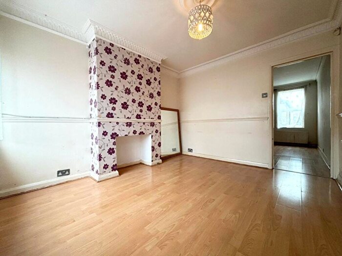 2 Bedroom House To Rent In St. Albans Road, Dartford, Kent, DA1