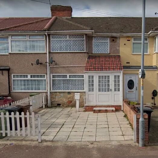 3 Bedroom Terraced House To Rent In First Avenue, Dagenham, RM10