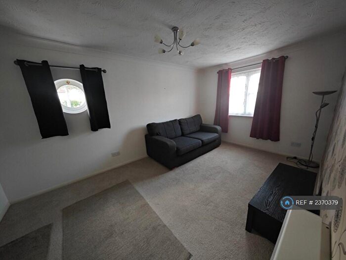 1 Bedroom Flat To Rent In Rosemont Close, Letchworth Garden City, SG6
