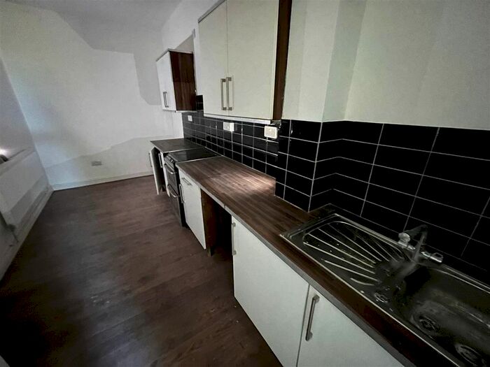 1 Bedroom Flat To Rent In Hall Street, Dudley, DY2