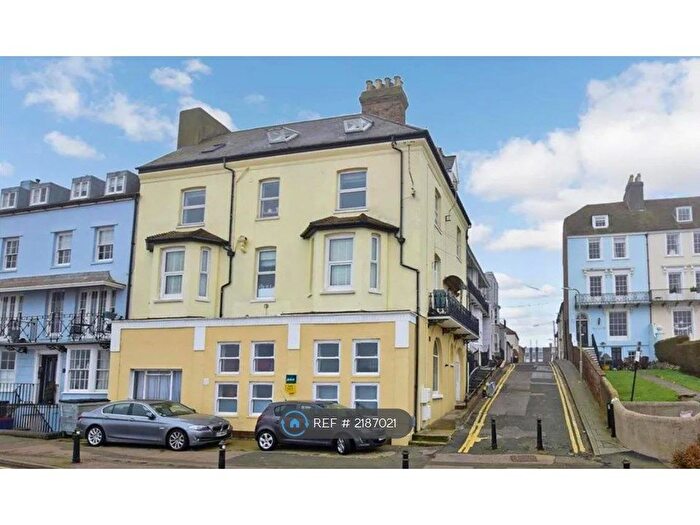 2 Bedroom Flat To Rent In Central Parade, Herne Bay, CT6