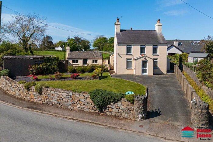 3 Bedroom Detached House For Sale In Tawelfan Lon Uchaf, Pwllheli, Gwynedd, LL53