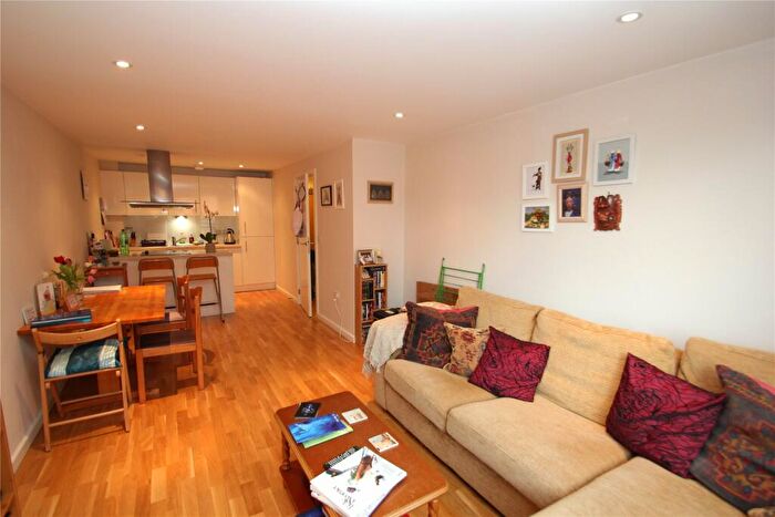 1 Bedroom Flat For Sale In Church Street East, Woking, Surrey, GU21
