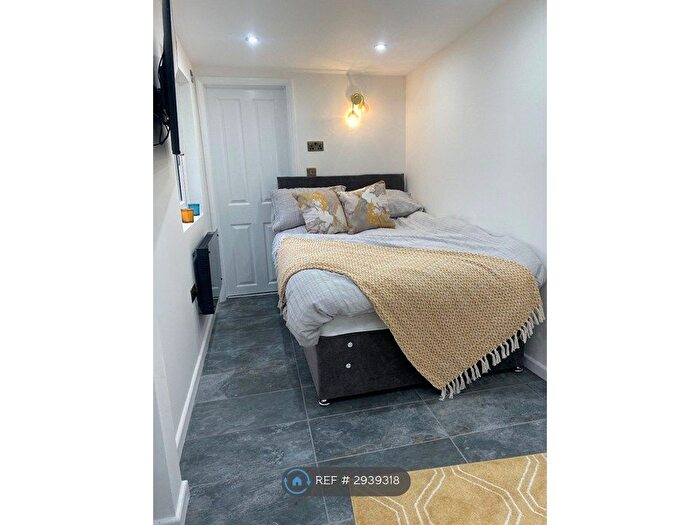 Studio To Rent In Peachey Lane, Uxbridge, UB8