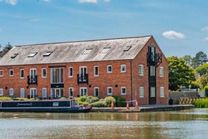 2 Bedroom Flat For Sale In Union Wharf, The Dockhouse Union Wharf, LE16