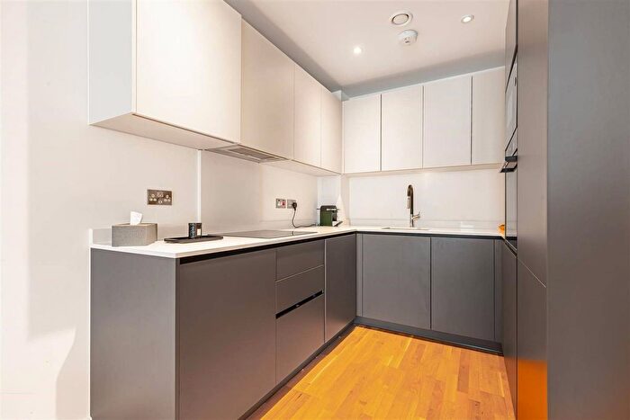 2 Bedroom Flat For Sale In York Road, Battersea, London, SW11