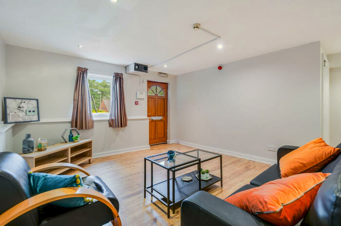 3 Bedroom House To Rent In Vinery Road, Leeds, LS4