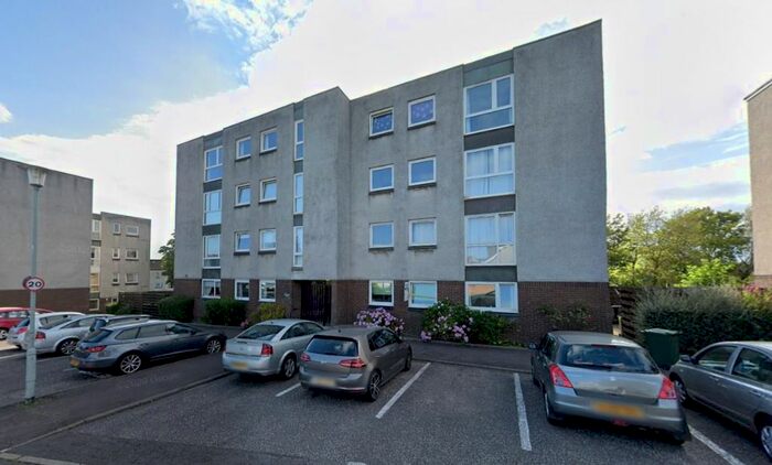 3 Bedroom Flat To Rent In Craigmount Hill, Drum Brae, Edinburgh, EH4