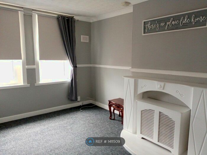 2 Bedroom Flat To Rent In Carnwath Road, Carluke, ML8