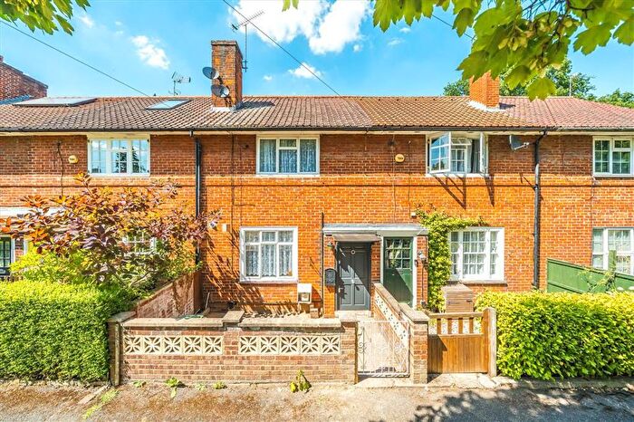 2 Bedroom Terraced House To Rent In Laneway, London, SW15