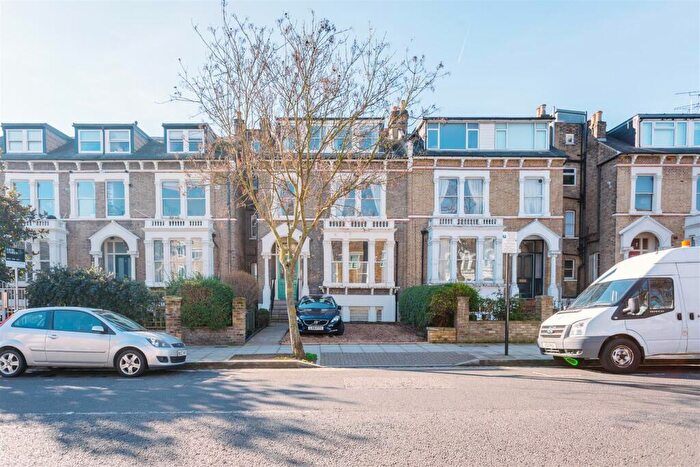 2 Bedroom Flat To Rent In Queens Drive, Finsbury Park, N4