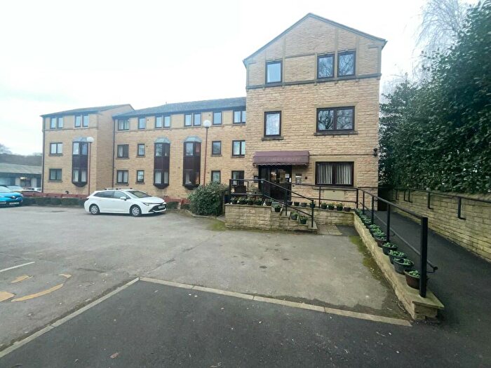 1 Bedroom Flat To Rent In One Bedroom, First-Floor Flat, St James Court, Bradford Road, Brighouse, West Yorkshire, HD6