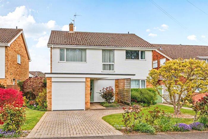 4 Bedroom Detached House For Sale In Tower Close, Reading, Berkshire, RG4