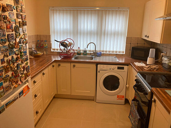 1 Bedroom Flat To Rent In Noak Bridge, Basildon, SS15