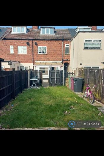 3 Bedroom Terraced House To Rent In New Street, Bolsover, Chesterfield, S44