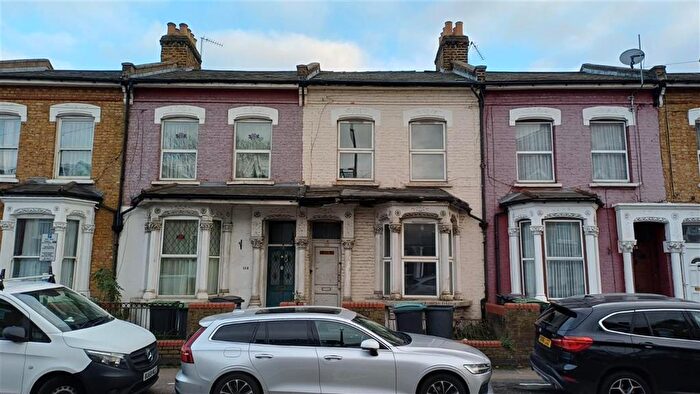 3 Bedroom Terraced House For Sale In Hornsey Park Road, London, N8