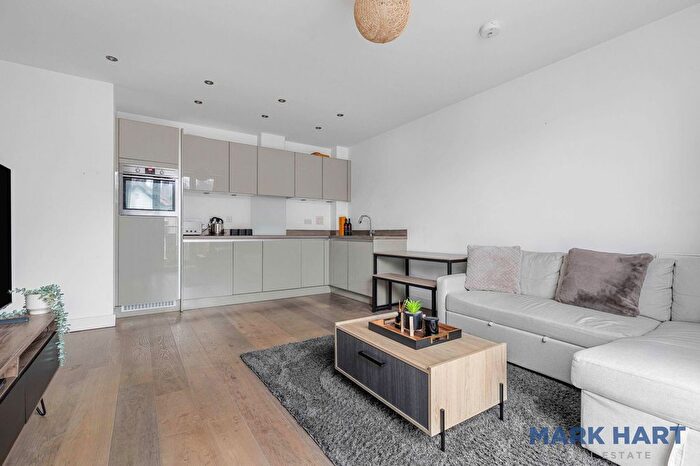 1 Bedroom Flat For Sale In Knoll Rise, Orpington, BR6
