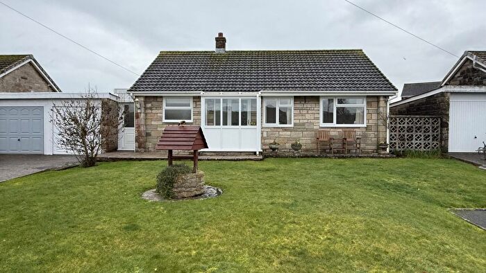 3 Bedroom Detached House For Sale In Withybed Close, Newport, PO30